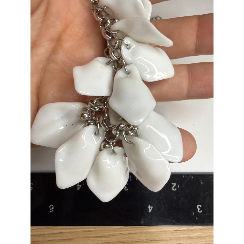 White Petal Statement Fringe Necklace Silver Tone Chunky Bib Rolo Chain 19in